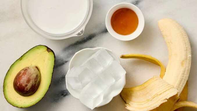 EWL-Avocado-Banana-Smoothie-step-1-016_preview_maxWidth_4000_maxHeight_4000_ppi_300_quality_100-ba77.jpeg