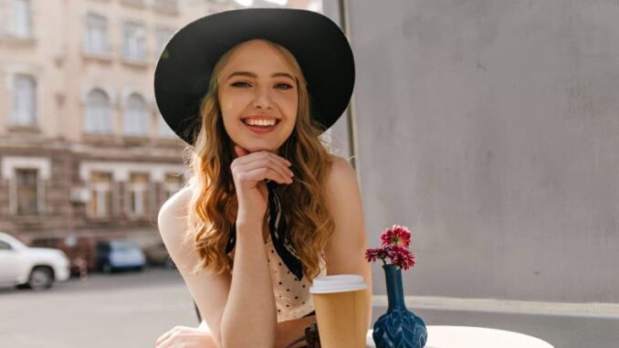 signs-a-woman-is-secretly-attracted-to-you