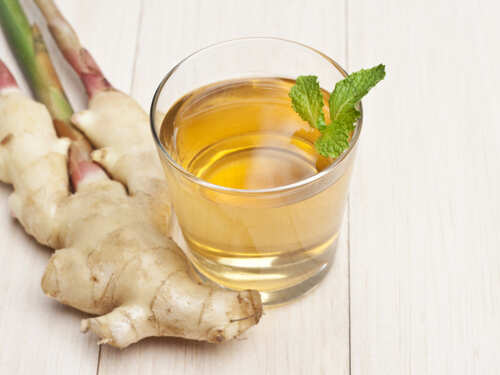Soak Ginger and Garlic in Cold Water Overnight and Drink It to Naturally Improve These Health Issues