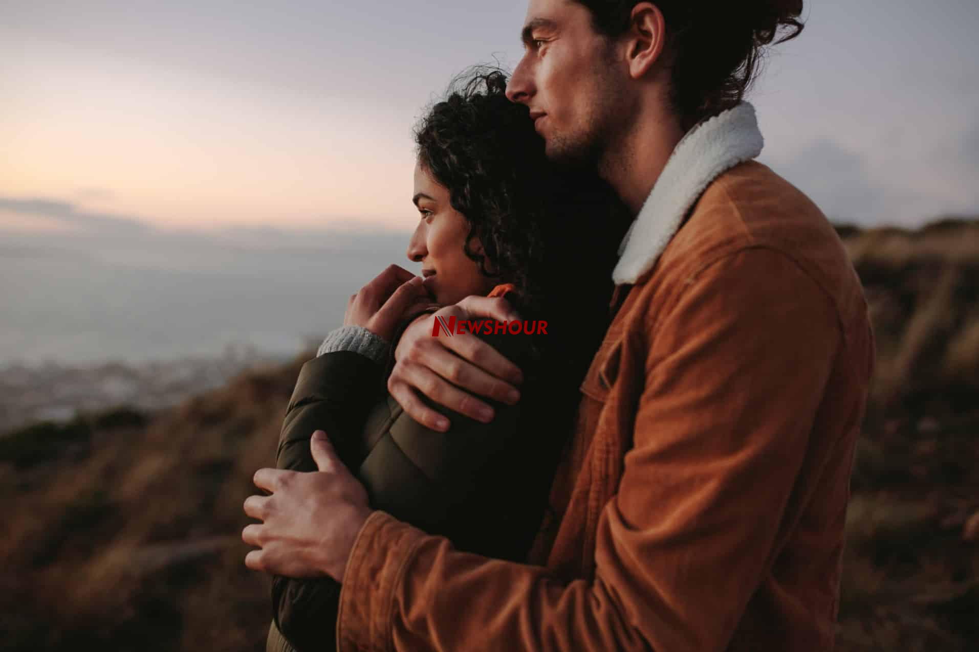 The Secret Way To Respond To A Hug That Makes Her Think About You All Day