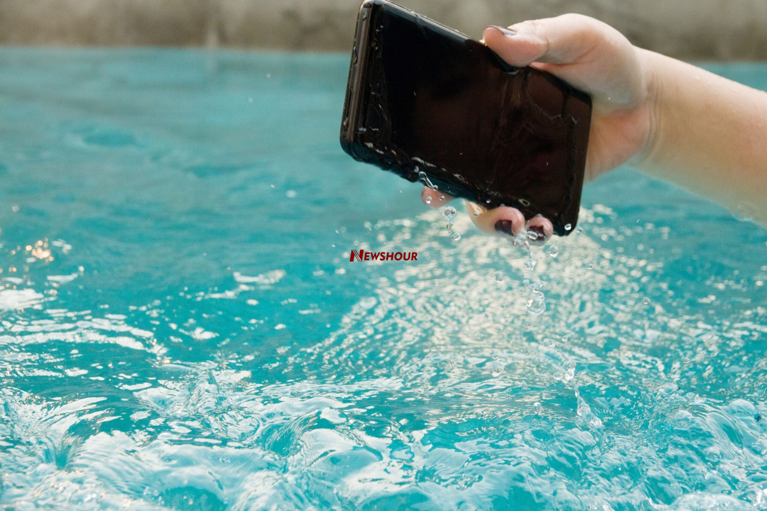 These 4 Simple Tricks Could Rescue Your Phone After Water Damage