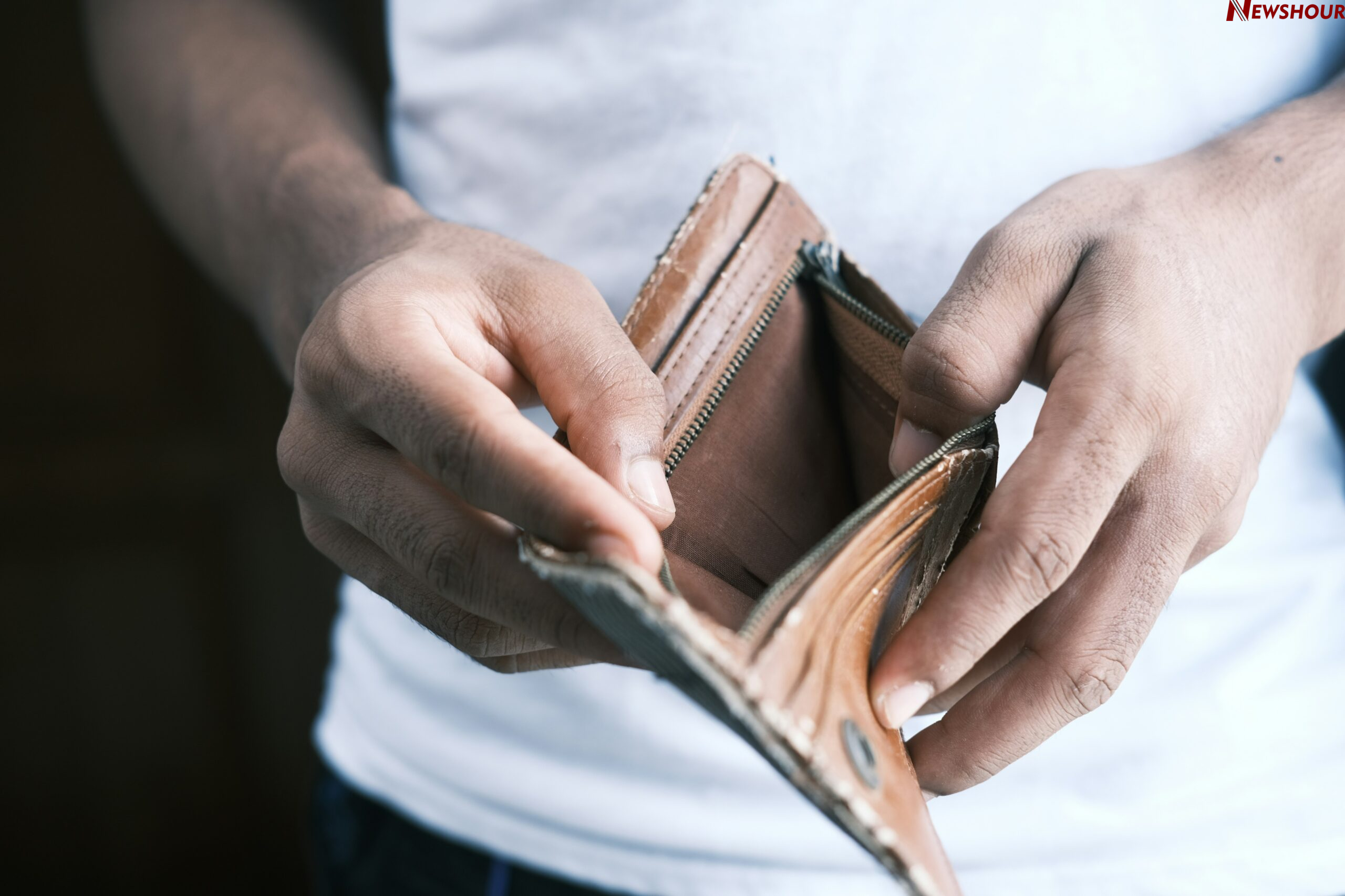 10 Everyday Habits Secretly Keeping You Broke