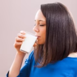 5 Unexpected Benefits of Drinking Milk Before You Go to Sleep