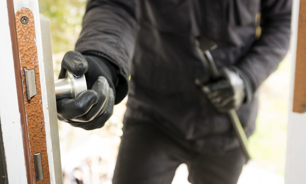 BREAKING: 7 Things You Should Do Every Night to Prevent Criminals From Breaking Into Your Home