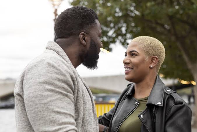4 Clear Signs a Girl Is Interested in You