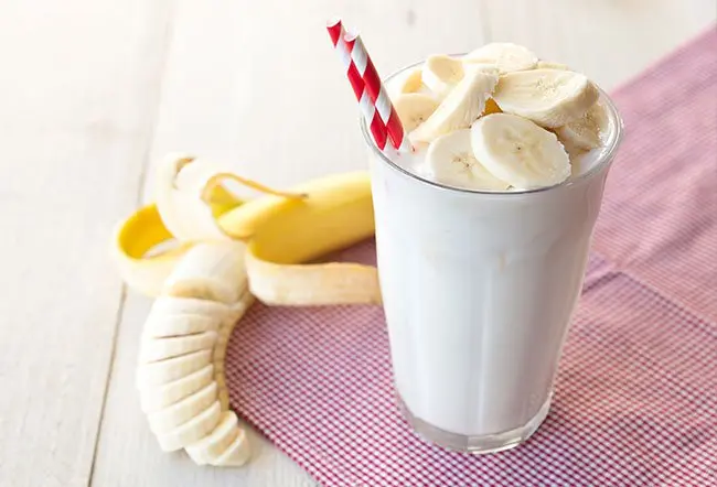 What Happens When You Eat a Banana and Drink Milk at Night? 7 Surprising Benefits You Should Know